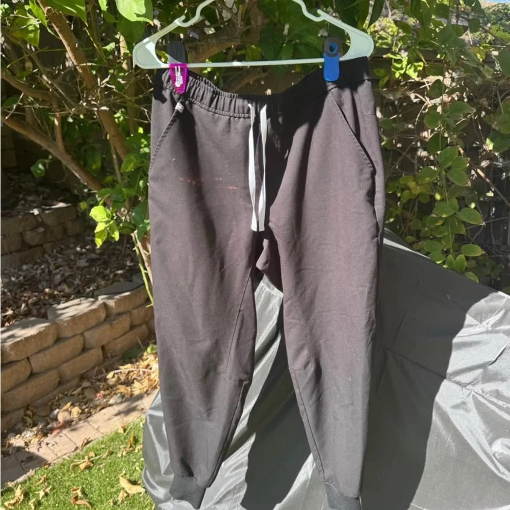 Set of 2 men’s black figs jogger bottoms